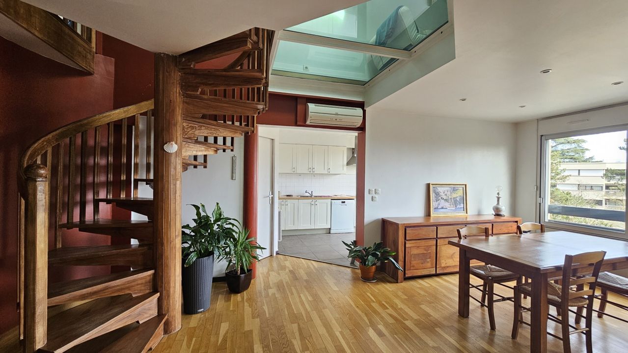 Charmant duplex de 119 m² en plein coeur d’Ecully