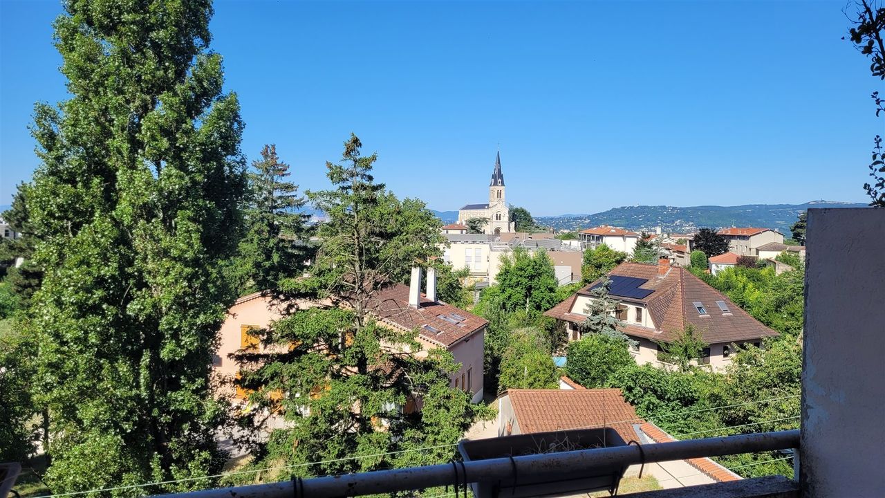T3 de 65 m² à RILLIEUX VILLAGE avec BALCON et vue dégagée