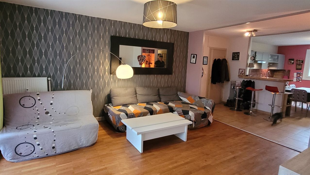 T3 de 65 m² à RILLIEUX VILLAGE avec BALCON et vue dégagée